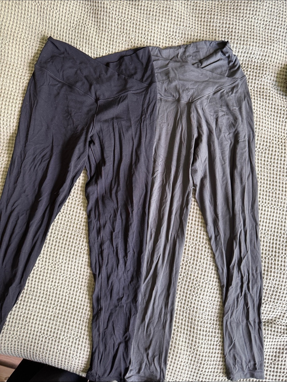 2 pairs of aerie cross over Leggings Duo in Black & Gray